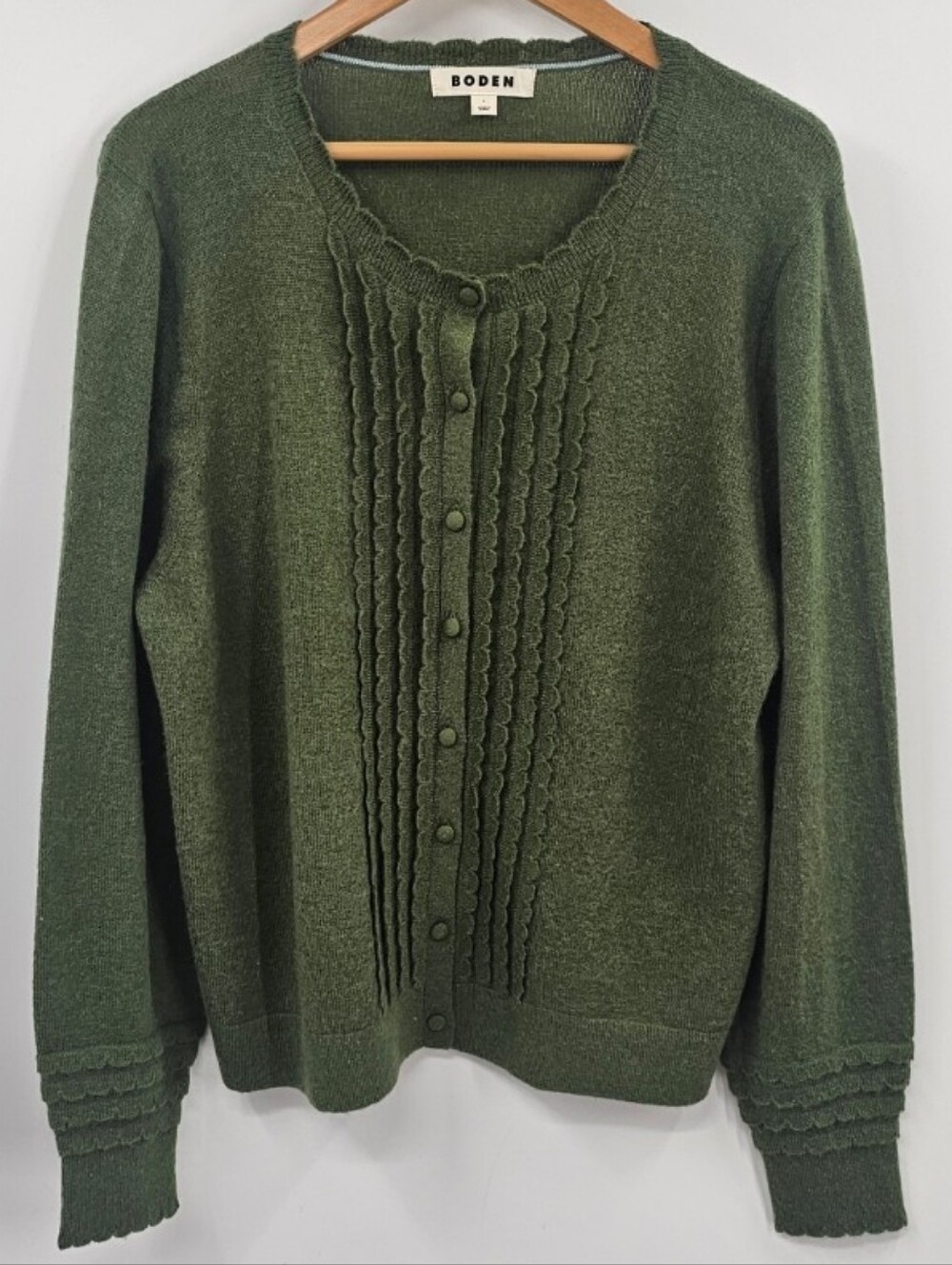 Boden Scallop Sleeve Olive Green Button-Front Knit Cardigan Size Large